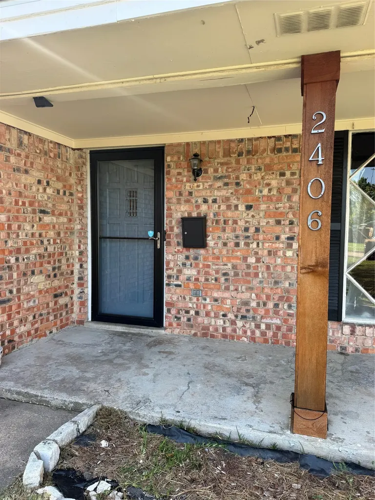 2406 W Broadview Street Greenville TX 75402