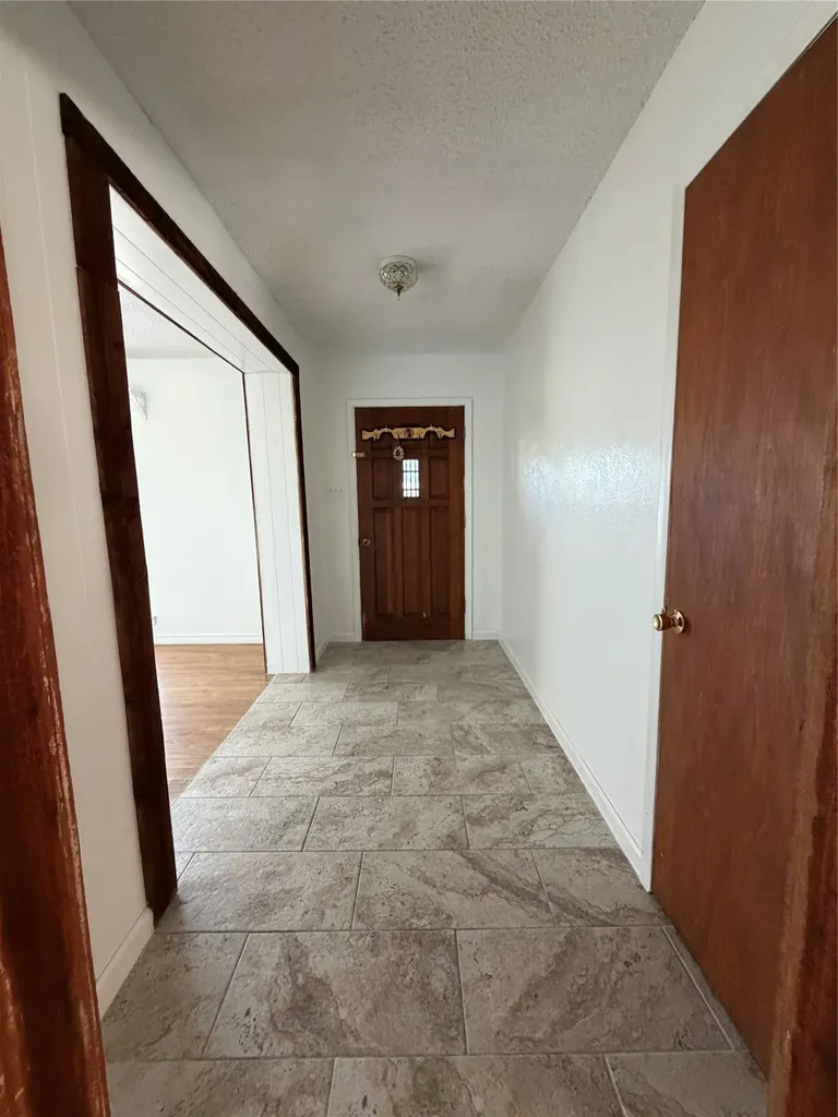 2406 W Broadview Street Greenville TX 75402