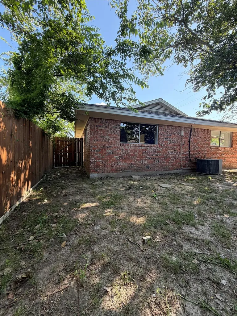 2406 W Broadview Street Greenville TX 75402