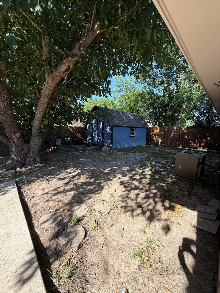 2406 W Broadview Street Greenville TX 75402