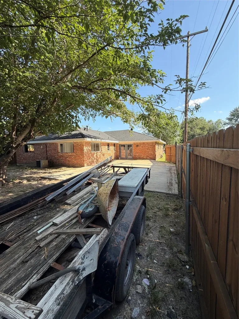 2406 W Broadview Street Greenville TX 75402