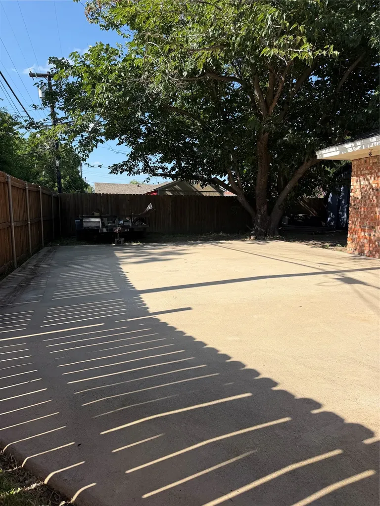 2406 W Broadview Street Greenville TX 75402