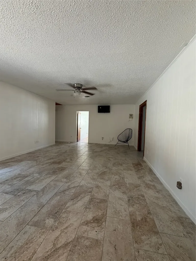 2406 W Broadview Street Greenville TX 75402