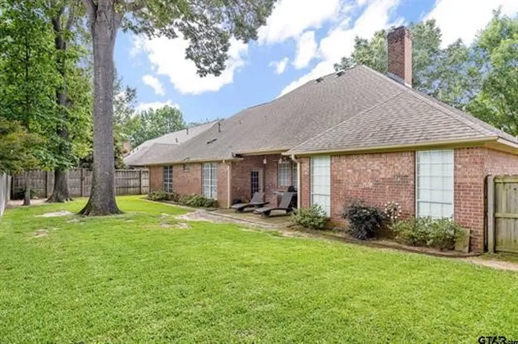 1413 Holly Creek Drive Tyler TX 75703