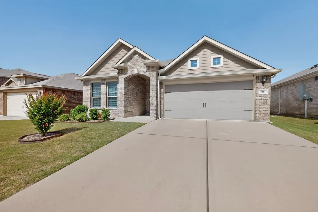504 Cross Ridge Circle N Fort Worth TX 76120