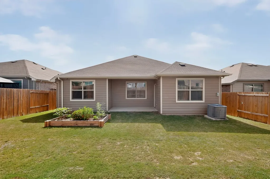 504 Cross Ridge Circle N Fort Worth TX 76120