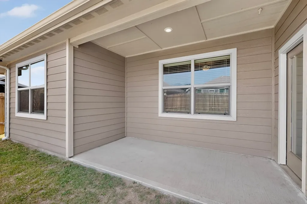 504 Cross Ridge Circle N Fort Worth TX 76120