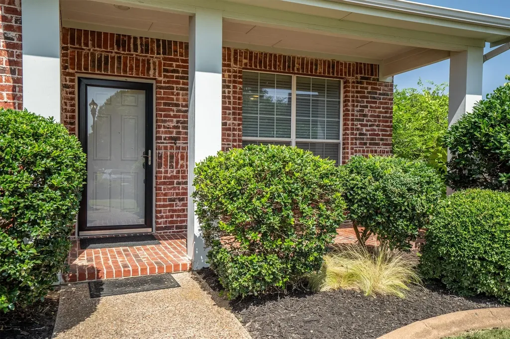 3701 Emerald Park Court Corinth TX 76208