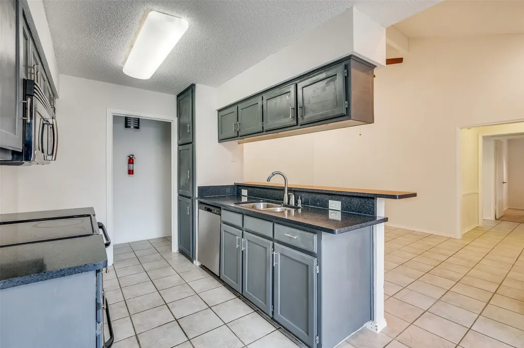 6913 Sierr Drive North Richland Hills TX 76180