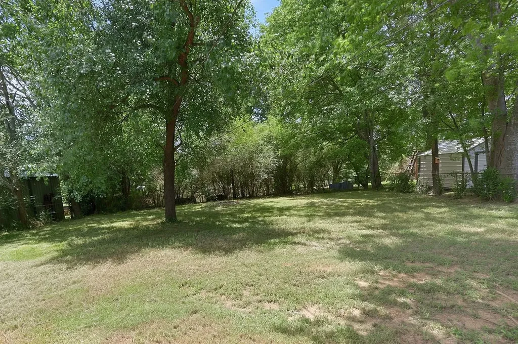 327 Randolph Street Lone Star TX 75668