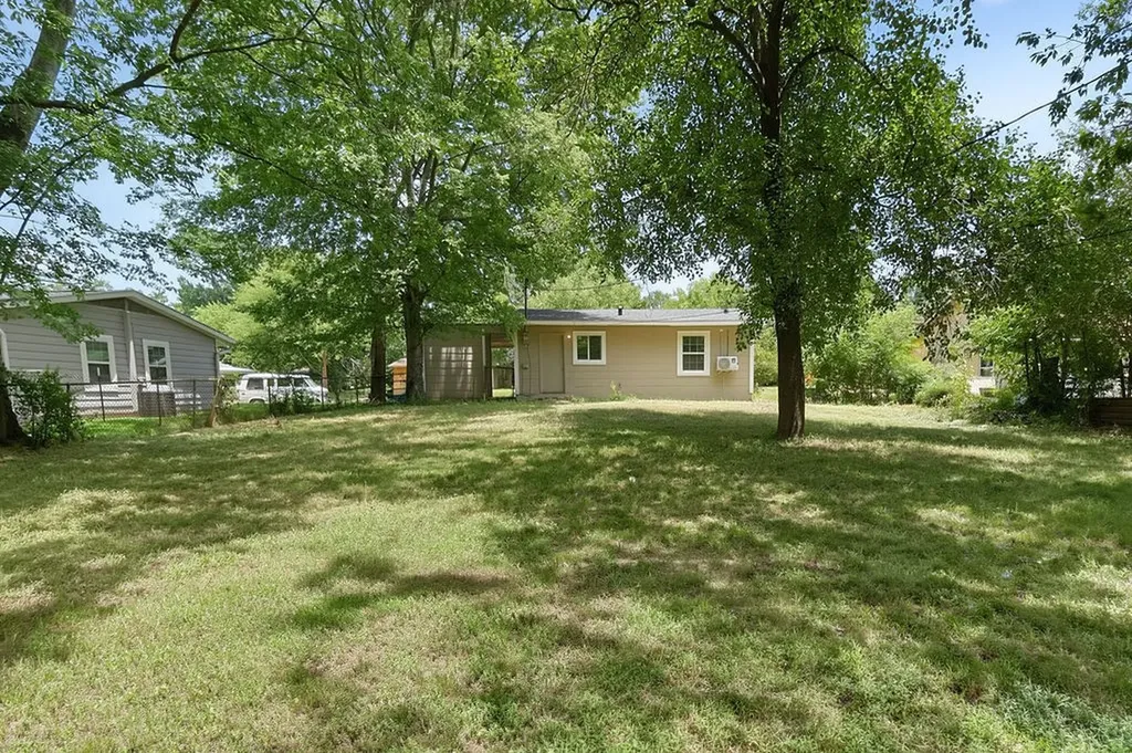 327 Randolph Street Lone Star TX 75668