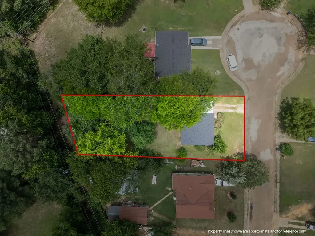 327 Randolph Street Lone Star TX 75668