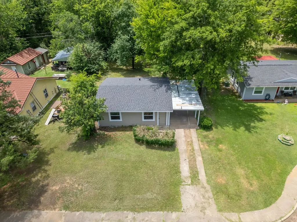 327 Randolph Street Lone Star TX 75668