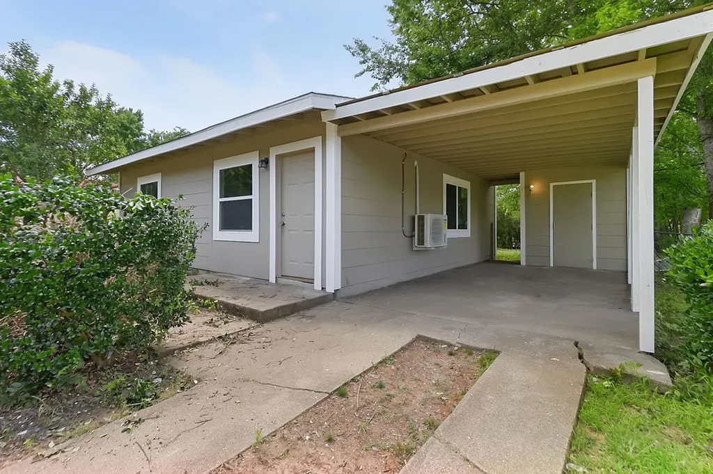 327 Randolph Street Lone Star TX 75668