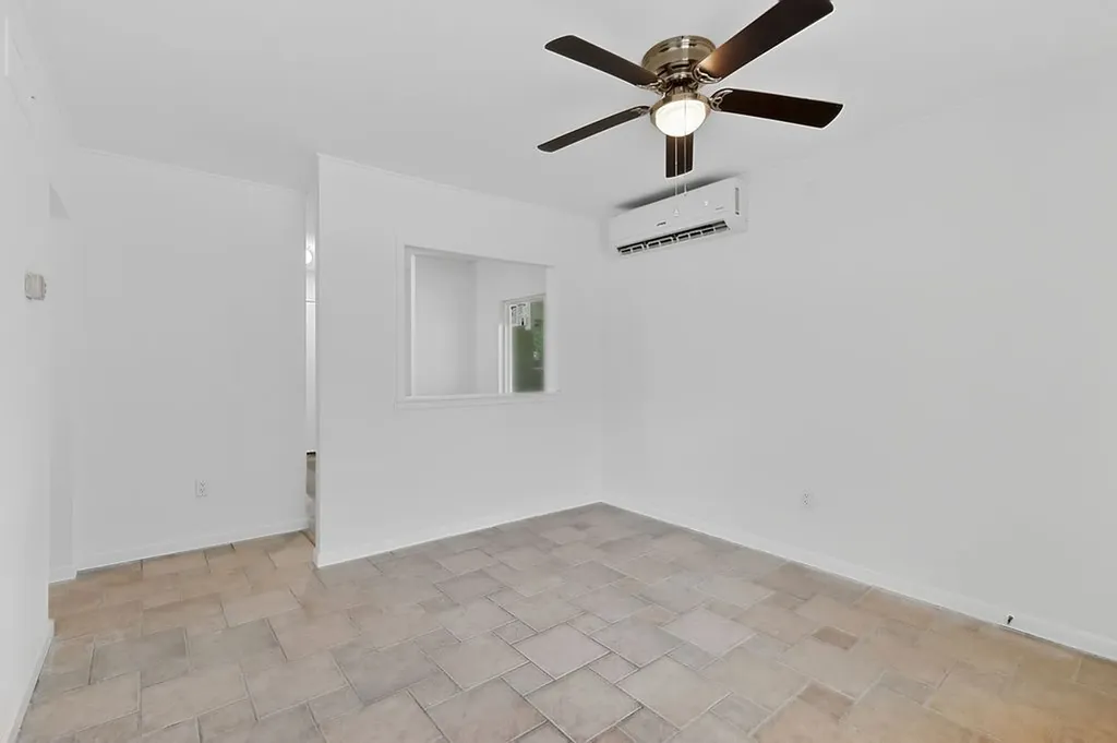 327 Randolph Street Lone Star TX 75668