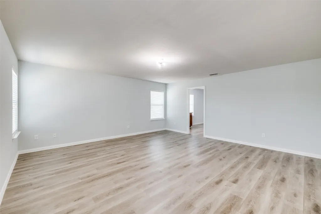 915 Penny Royal Court Arlington TX 76002