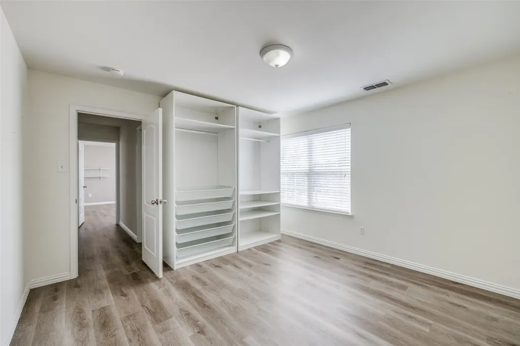 915 Penny Royal Court Arlington TX 76002