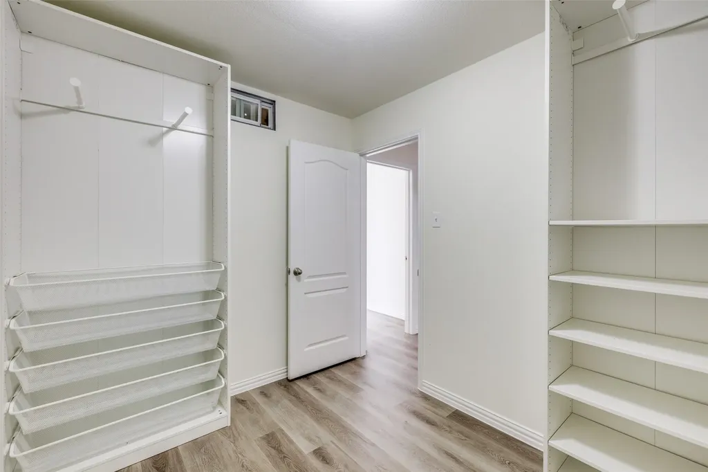915 Penny Royal Court Arlington TX 76002