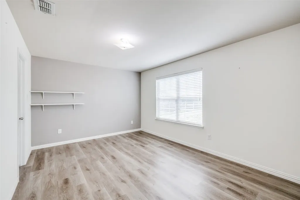 915 Penny Royal Court Arlington TX 76002