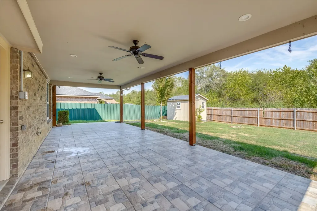 915 Penny Royal Court Arlington TX 76002