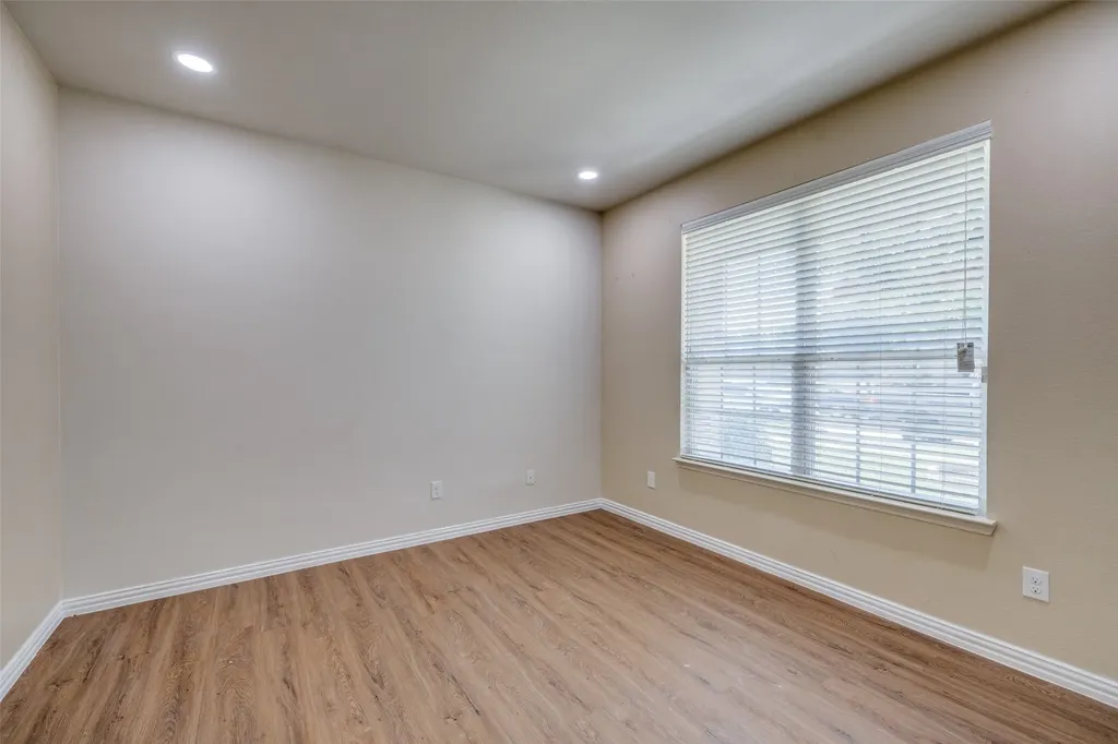 915 Penny Royal Court Arlington TX 76002