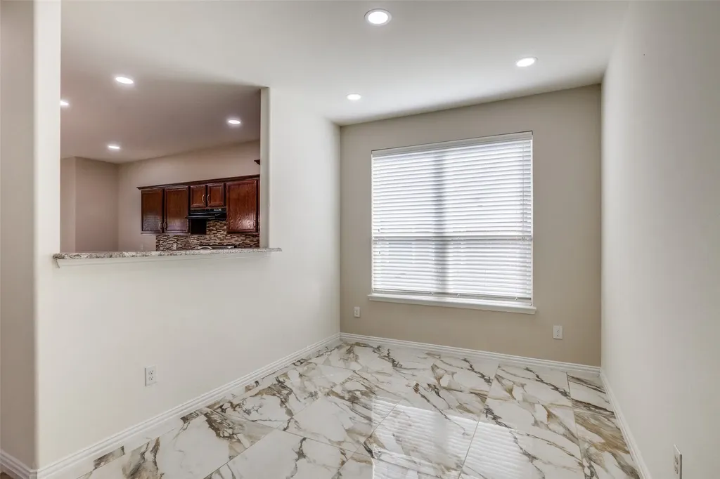 915 Penny Royal Court Arlington TX 76002