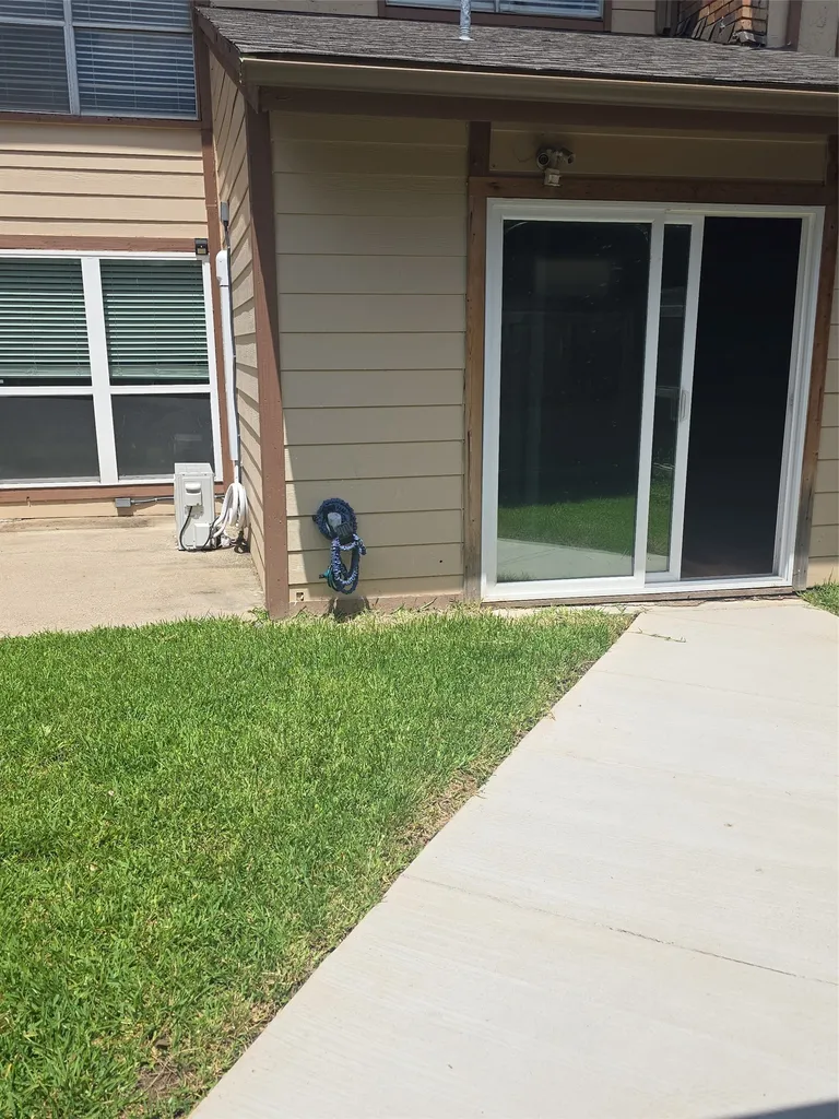 2715 Westgate Drive Arlington TX 76015