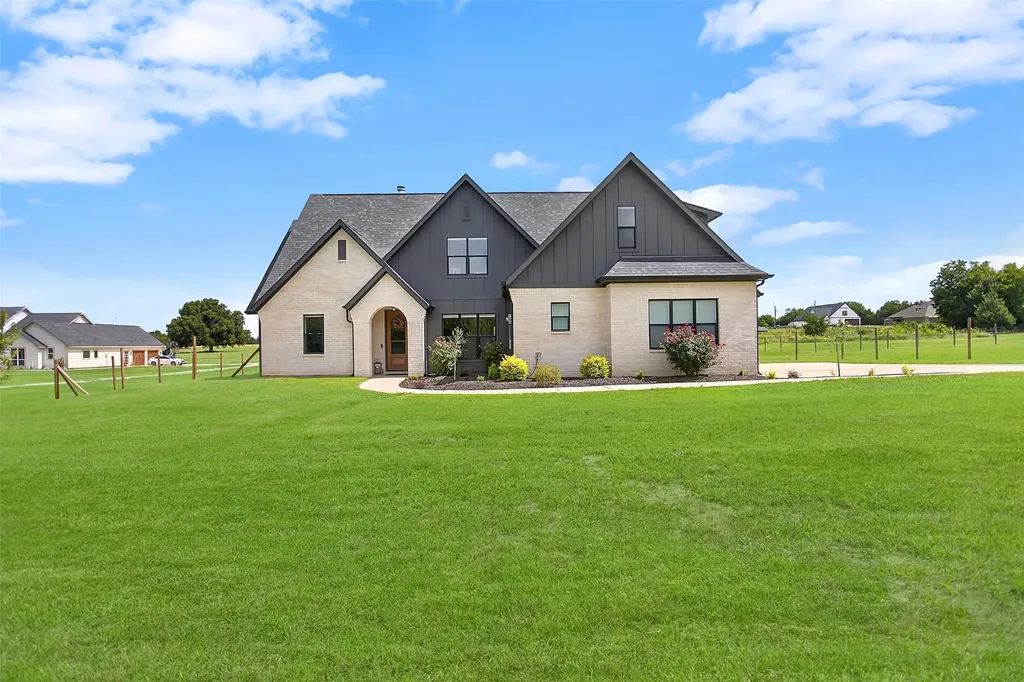 4640 County Road 1040 Celeste TX 75423