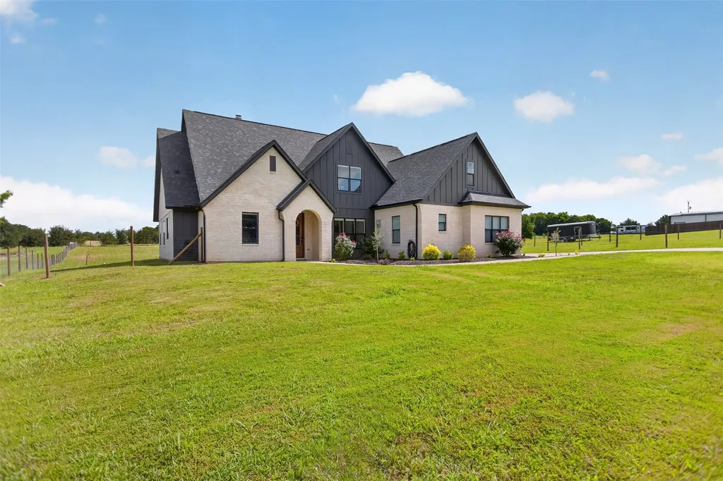 4640 County Road 1040 Celeste TX 75423