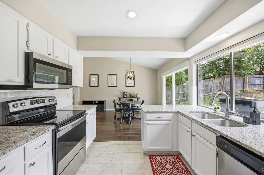 408 Thorn Wood Drive Euless TX 76039