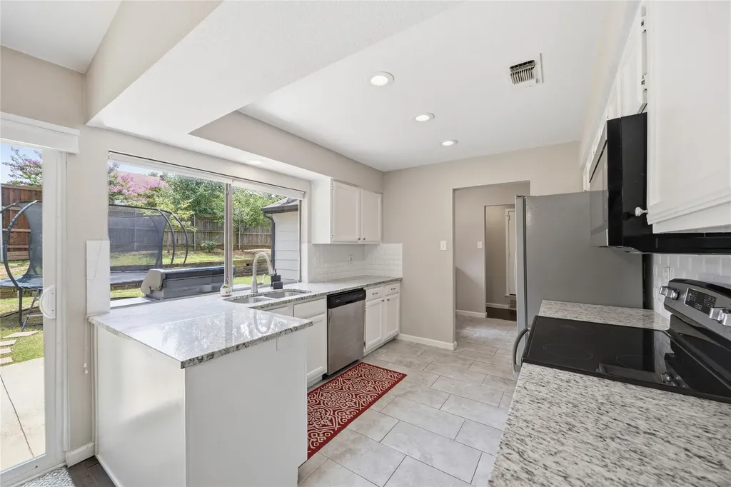 408 Thorn Wood Drive Euless TX 76039