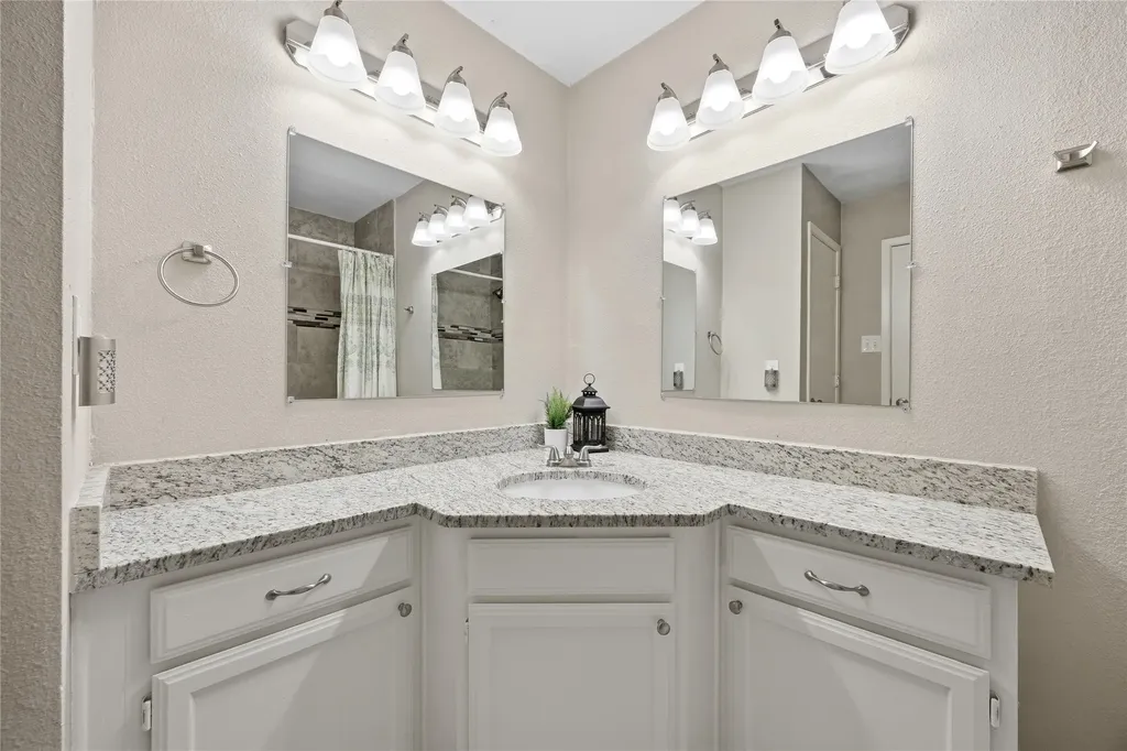 408 Thorn Wood Drive Euless TX 76039