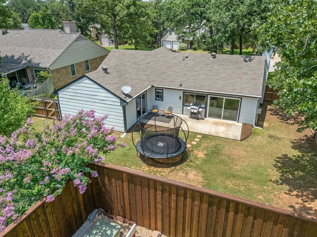 408 Thorn Wood Drive Euless TX 76039