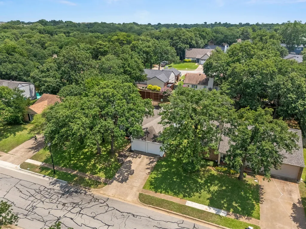408 Thorn Wood Drive Euless TX 76039