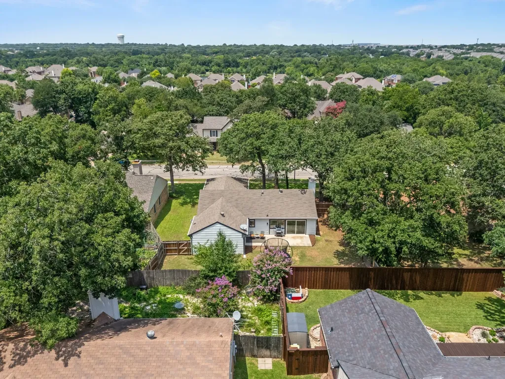 408 Thorn Wood Drive Euless TX 76039