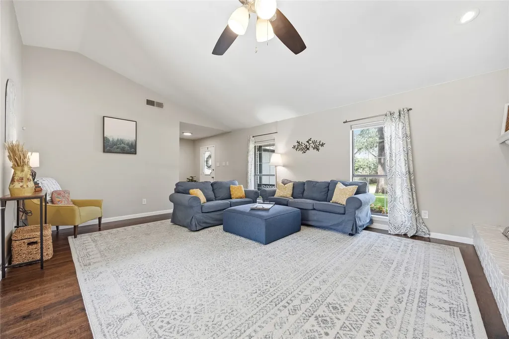 408 Thorn Wood Drive Euless TX 76039