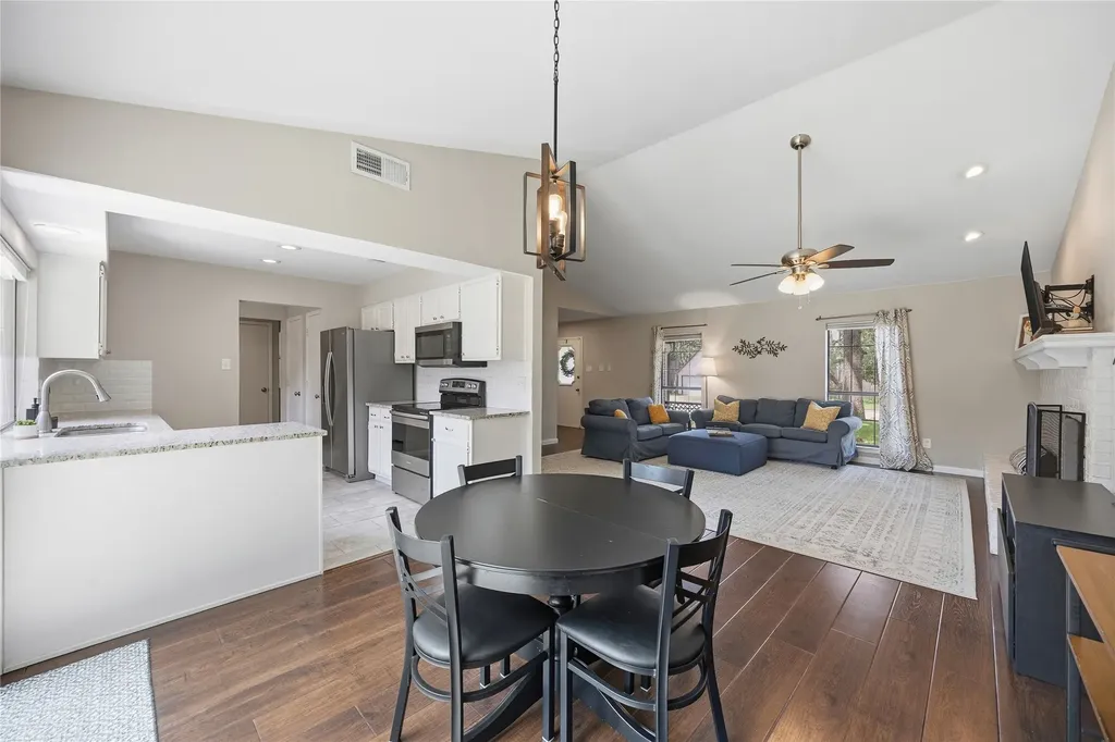 408 Thorn Wood Drive Euless TX 76039