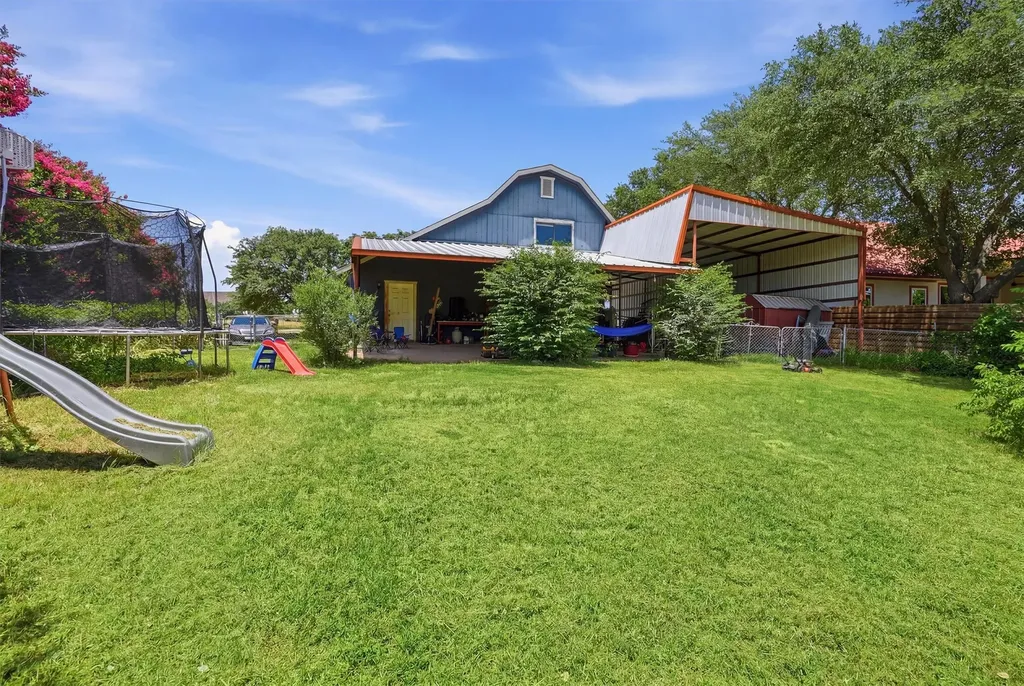 1101 Charles Street Weatherford TX 76086