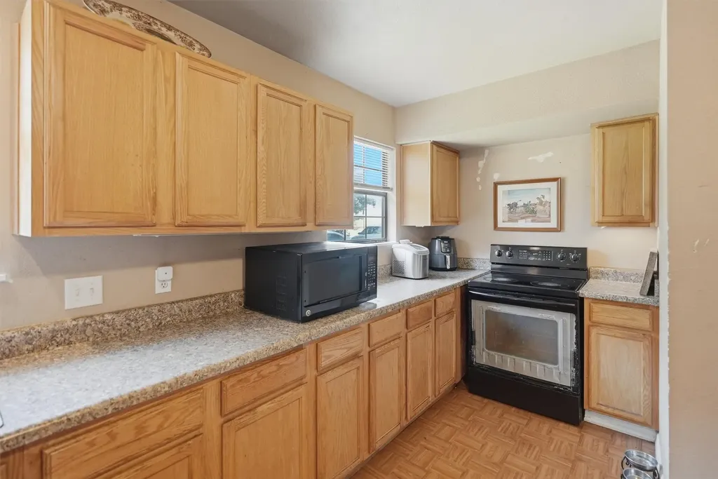 1101 Charles Street Weatherford TX 76086