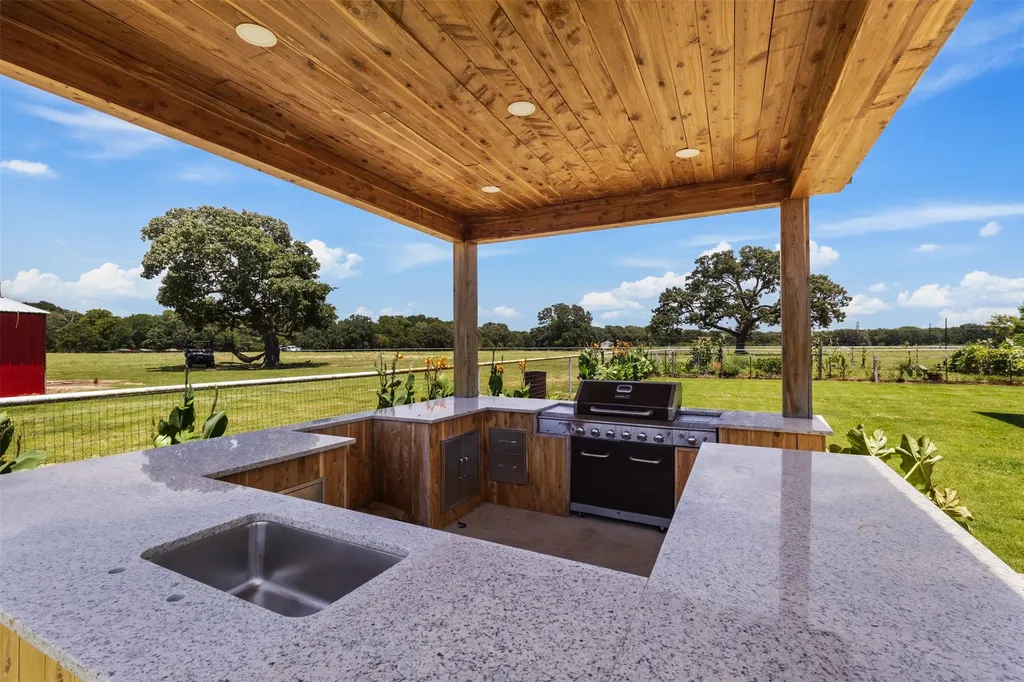 233 Private Road 7786 Wills Point TX 75169