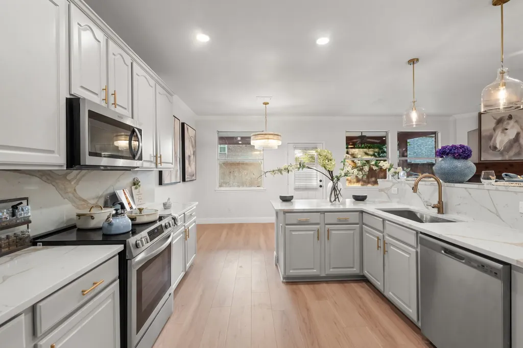 2208 Sheldon Drive Mckinney TX 75072