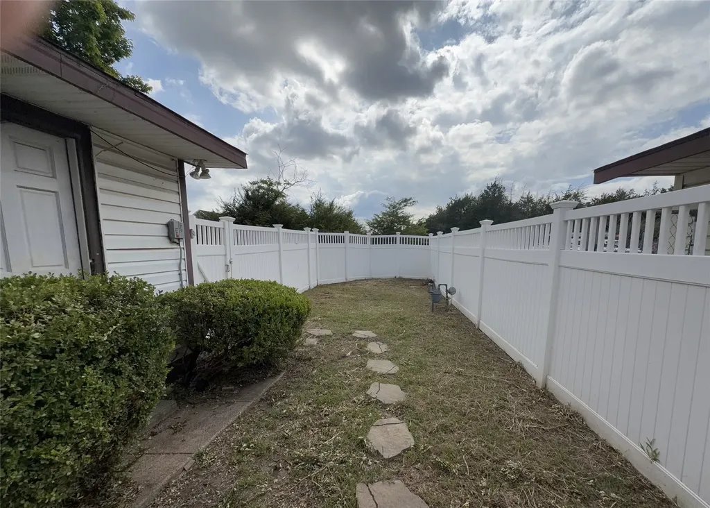 7791 Los Gatos Drive Dallas TX 75232
