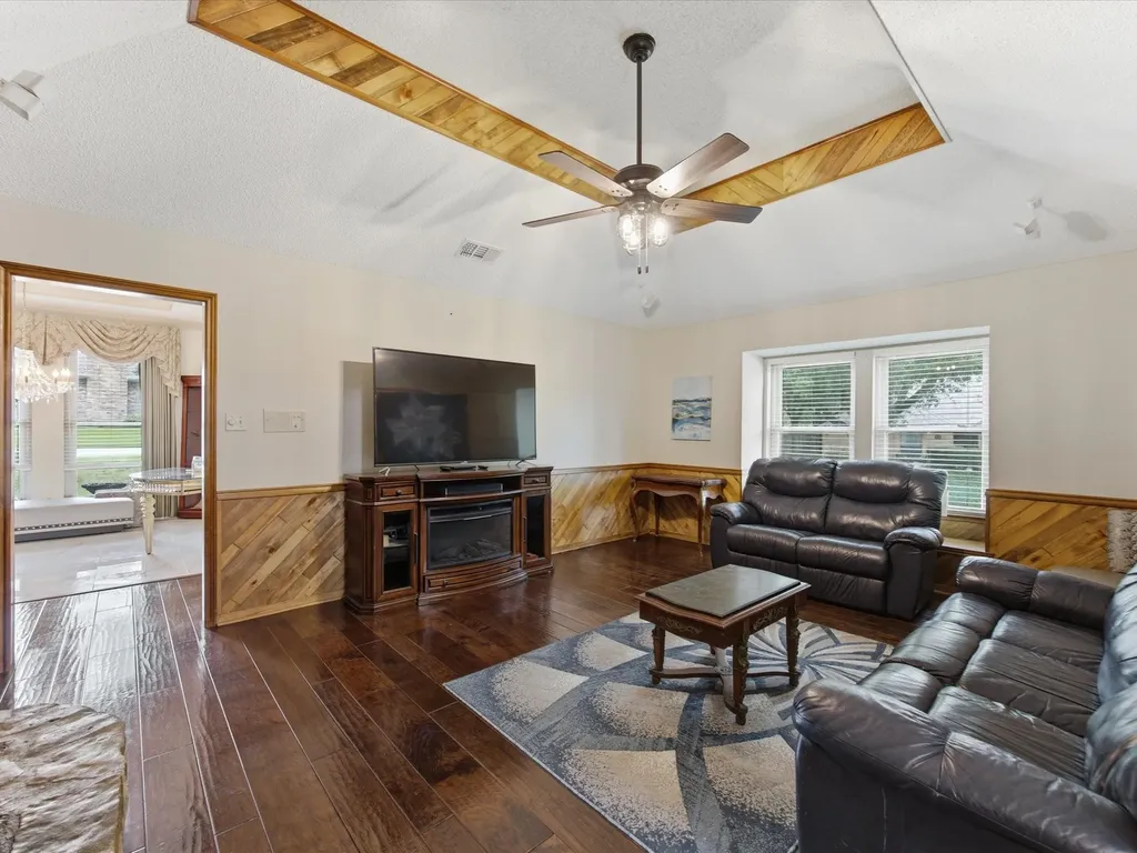 3701 Waycross Court Arlington TX 76016