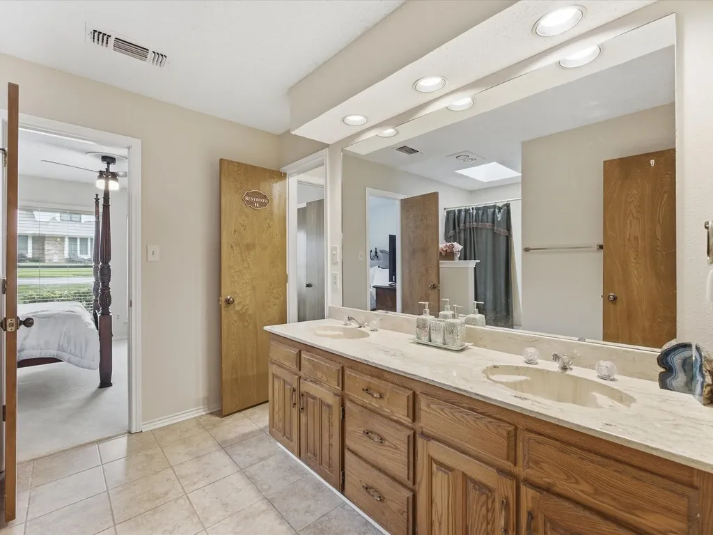 3701 Waycross Court Arlington TX 76016