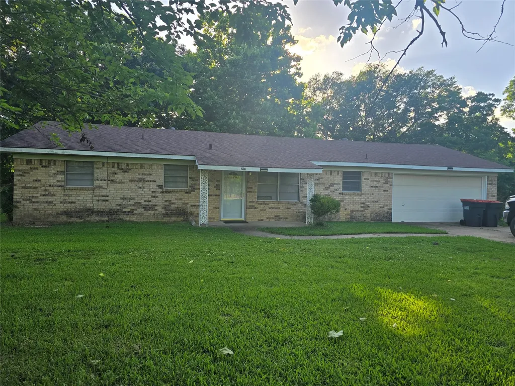 2970 41st Street SE Paris TX 75462