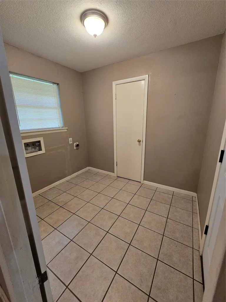 2970 41st Street SE Paris TX 75462