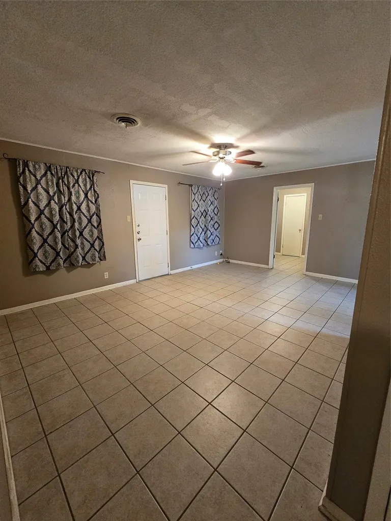 2970 41st Street SE Paris TX 75462