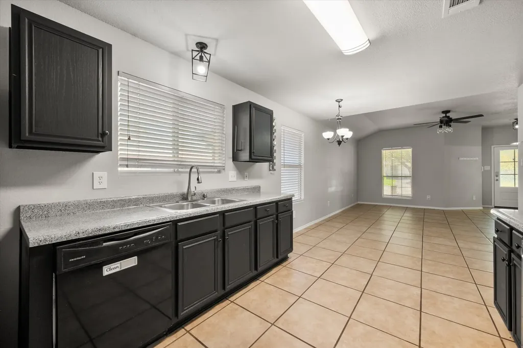 4548 Via James Jacob Dallas TX 75211