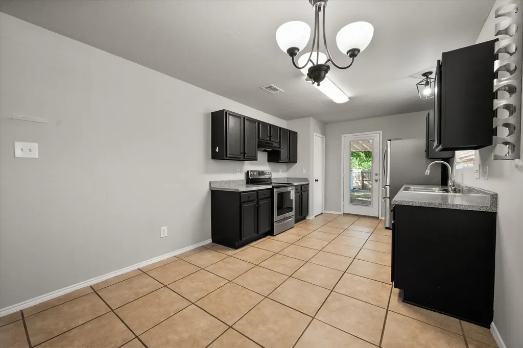 4548 Via James Jacob Dallas TX 75211