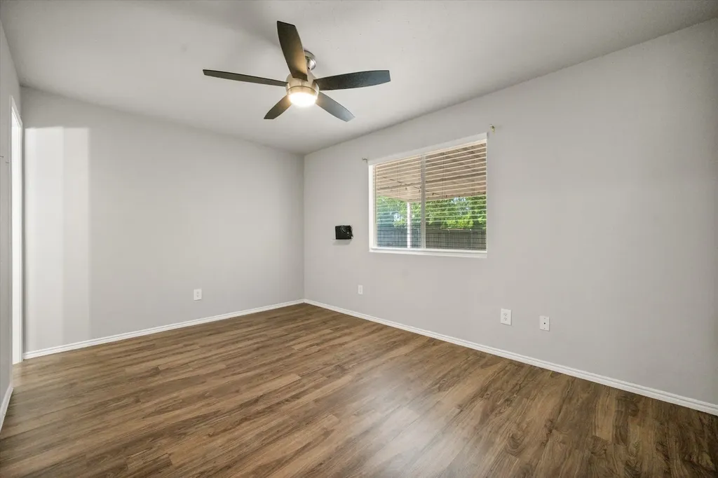 4548 Via James Jacob Dallas TX 75211